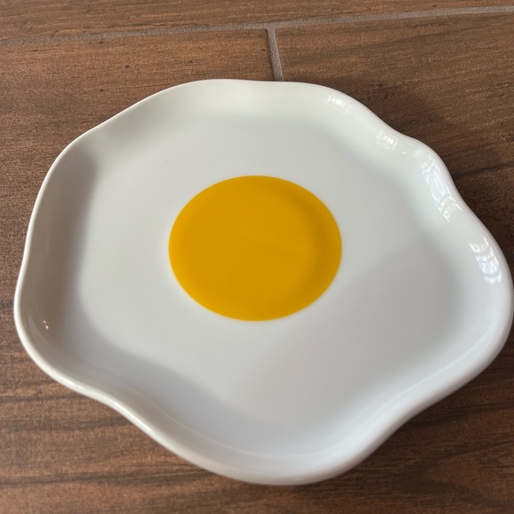 CRATE & BARREL ceramic egg plates - Picture 3 of 4